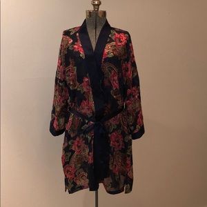 Victoria’s Secret Lightweight Navy Floral Robe